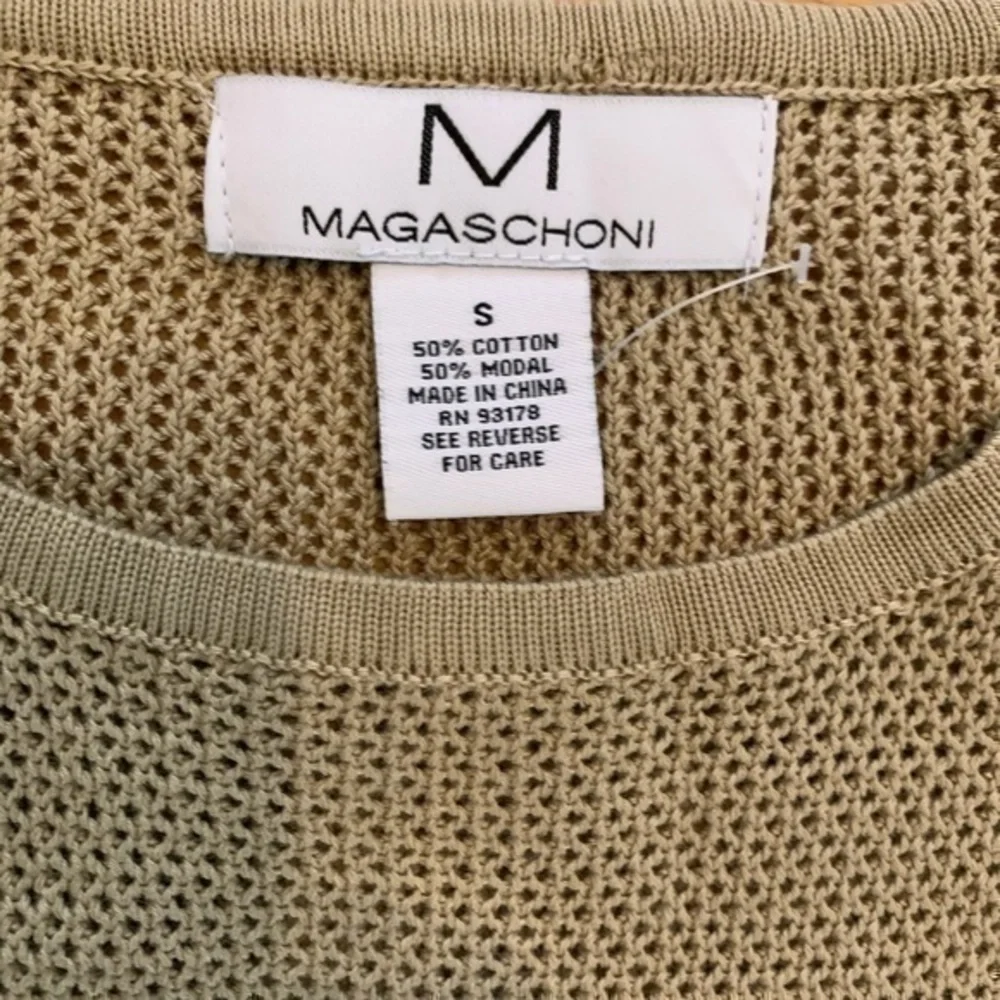 Magaschoni size small sweater